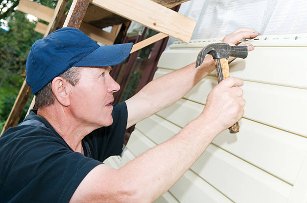 Best Attic Cleanout  in Le Claire, IA